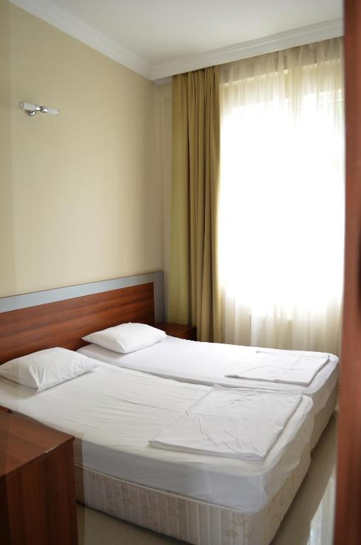 Green House Hotel room 2